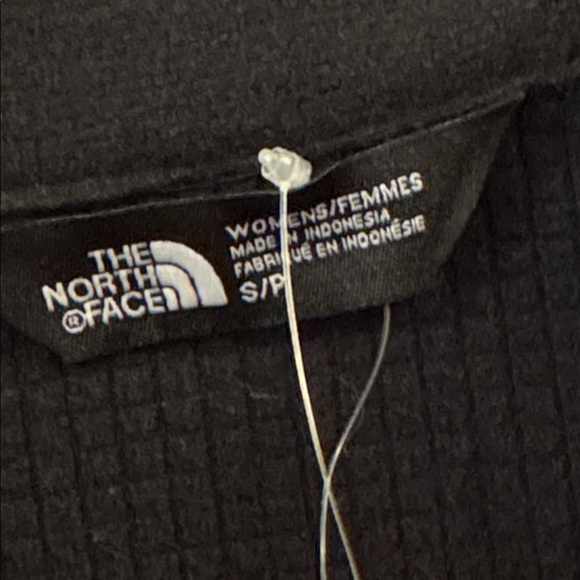 NWT The North Face Black Quarter-Zip  Ladies Mountain Peak UFP gear size small - Picture 3 of 6
